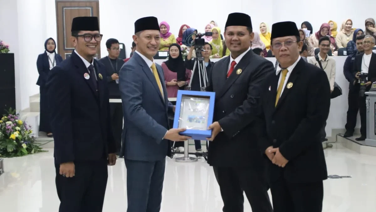 Asep Iwan-Ganjar Ramadhan Jadi Ketua dan Wakil Sementara DPRD Kabupaten ...